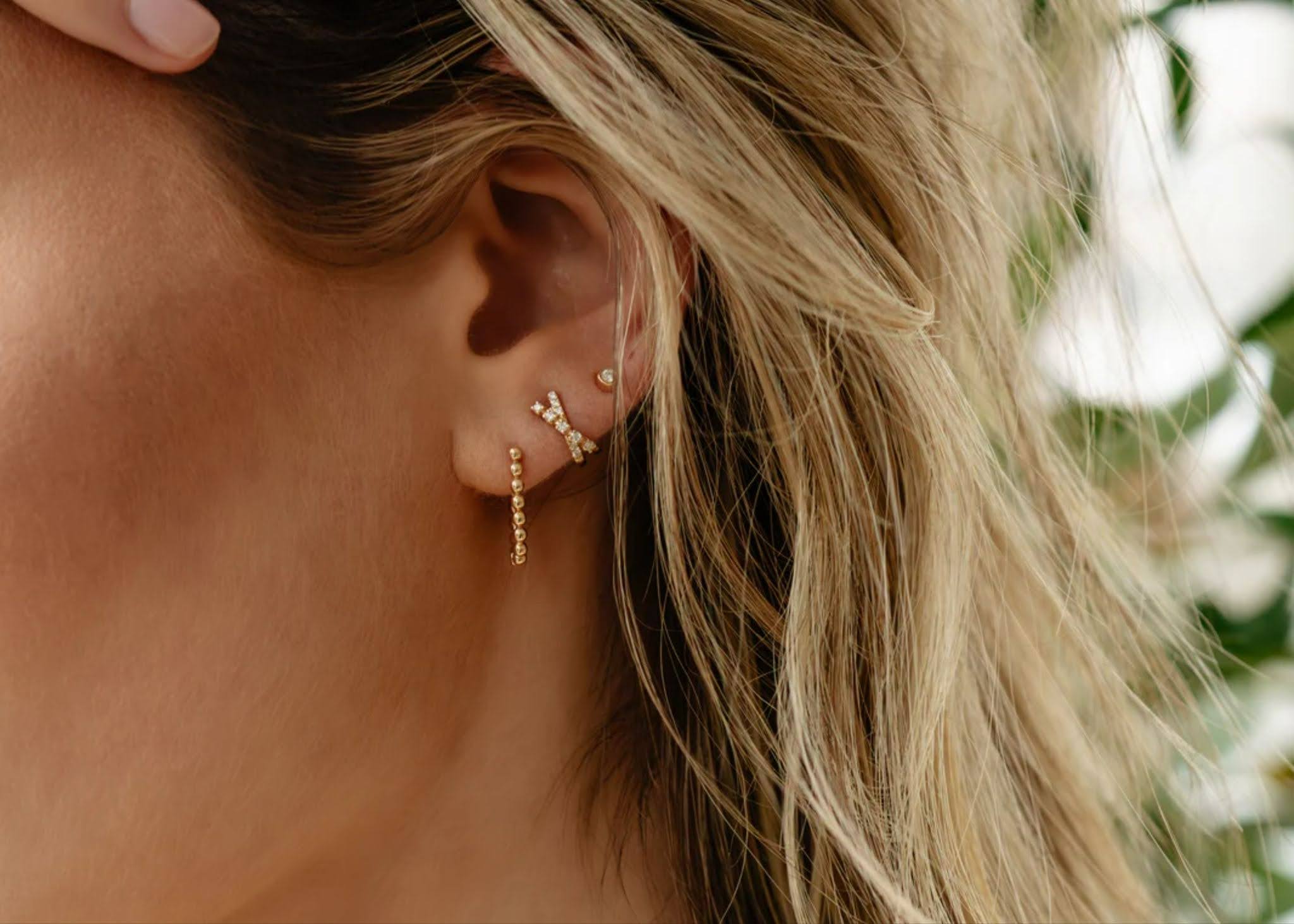 What Jewelry to Wear with a Wedding Dress | Dana Rebecca Designs What Jewelry to Wear with a Wedding Dress | Dana Rebecca Designs