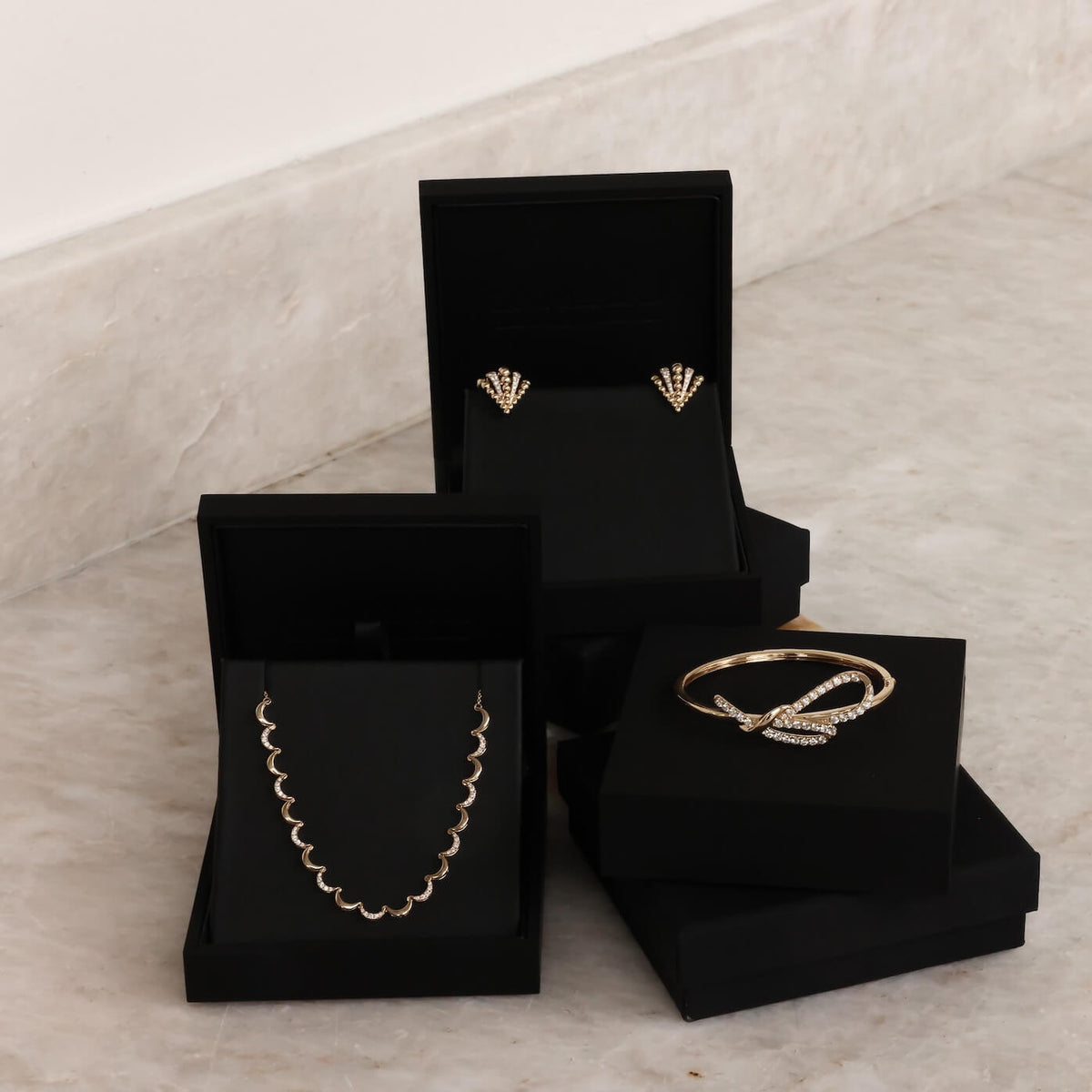 White Gold-3^Diamond Tennis Necklaces: DRD 2025 6 Day Necklace Advent Calendar in White Gold