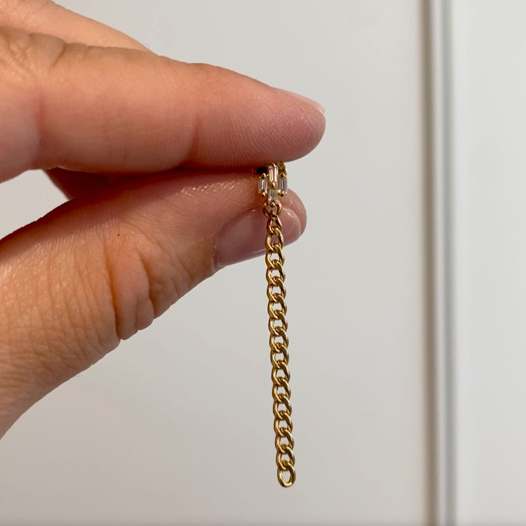 E6133Single - 14k yellow gold with 0.08 carats of diamonds