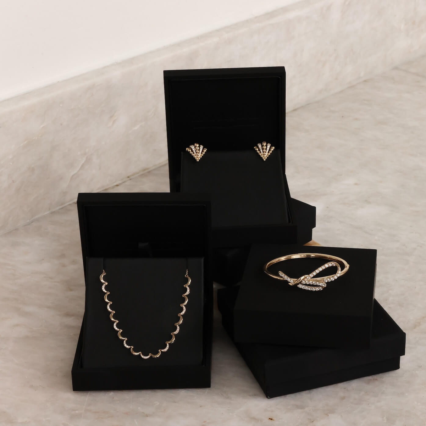 White Gold-3^Diamond Tennis Necklaces: DRD 2025 6 Day Necklace Advent Calendar in White Gold